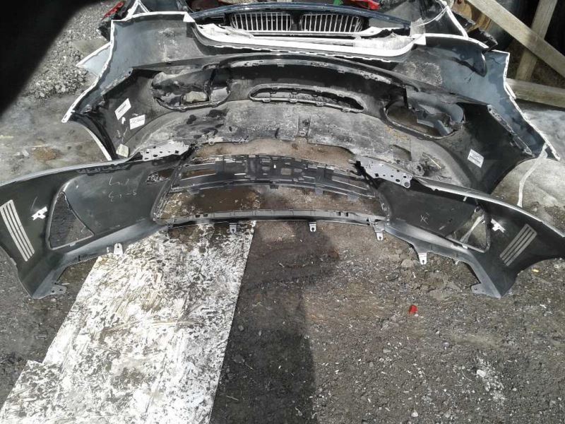 Defensa (parachoques) delantera usada original (OEM) Lexus IS200T 2017