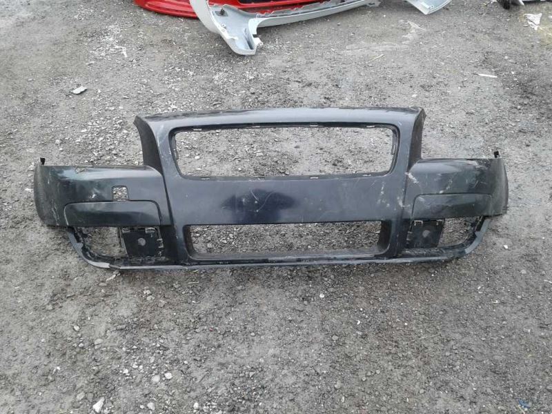 Defensa (parachoques) delantera usada original (OEM) Mercedes-Benz C300 2008-2011