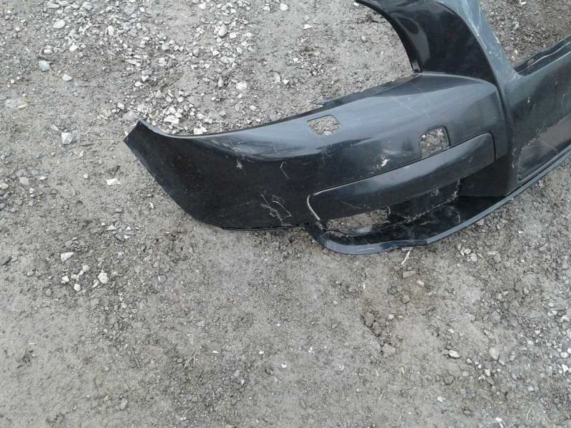 Defensa (parachoques) delantera usada original (OEM) Mercedes-Benz C300 2008-2011