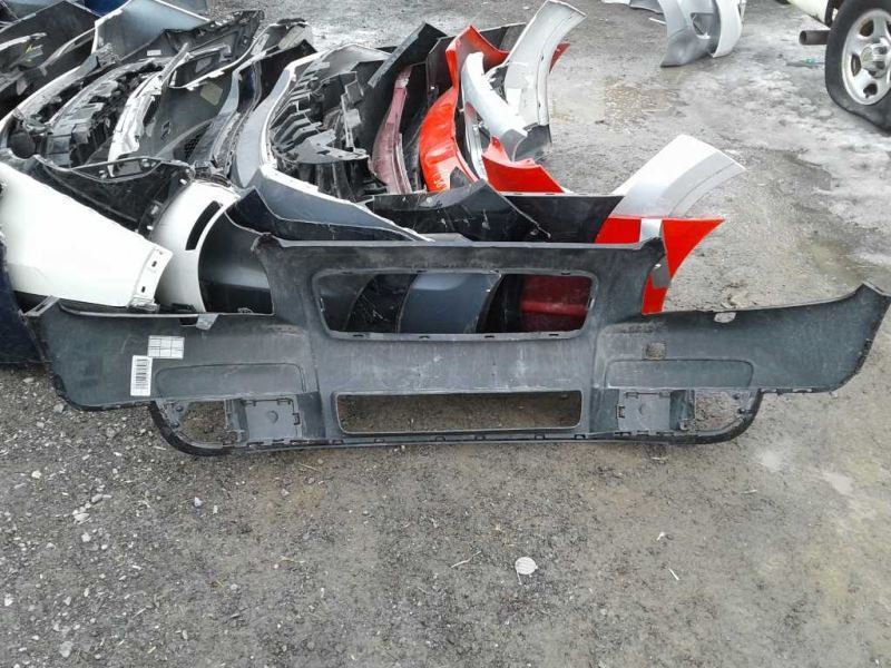 Defensa (parachoques) delantera usada original (OEM) Mercedes-Benz C300 2008-2011