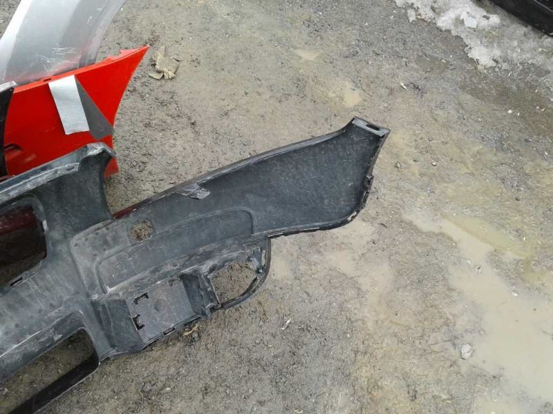 Defensa (parachoques) delantera usada original (OEM) Mercedes-Benz C300 2008-2011