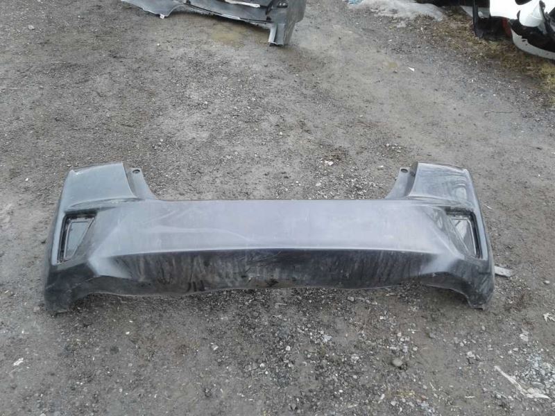 Defensa (parachoques) trasera usada original (OEM) Honda FIT 2015-2017