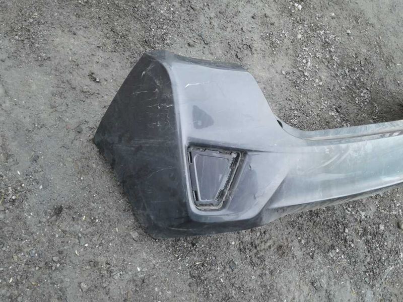 Defensa (parachoques) trasera usada original (OEM) Honda FIT 2015-2017