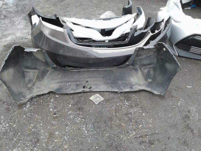 Defensa (parachoques) trasera usada original (OEM) Honda FIT 2015-2017