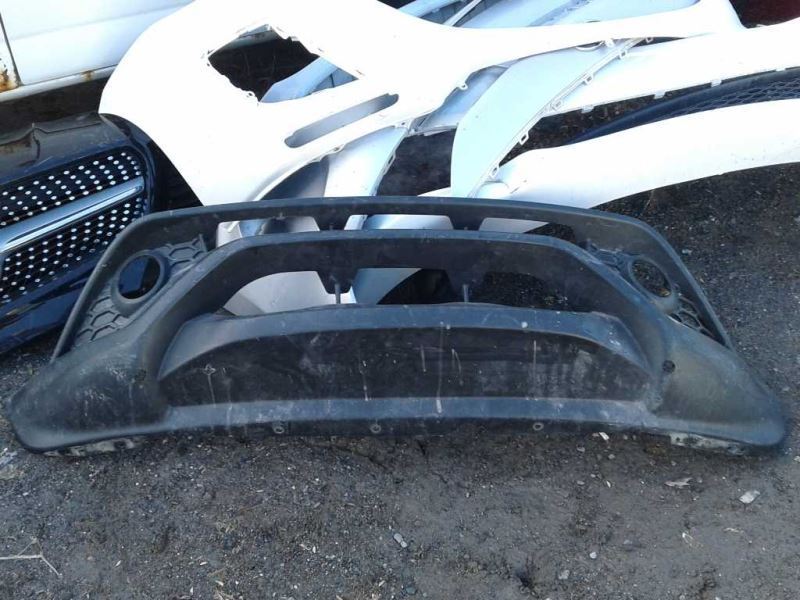 Defensa (parachoques) delantera usada original (OEM) Nissan Juke 2015-2017
