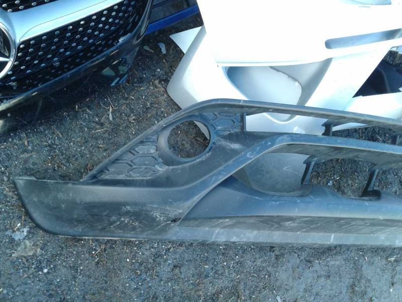 Defensa (parachoques) delantera usada original (OEM) Nissan Juke 2015-2017