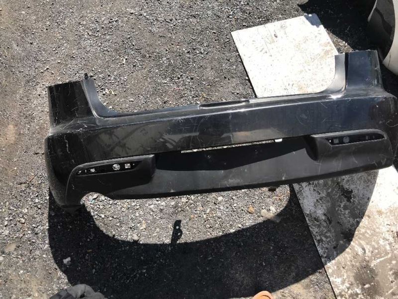 Defensa (parachoques) trasera usada original (OEM) Mazda 3 2010-2011
