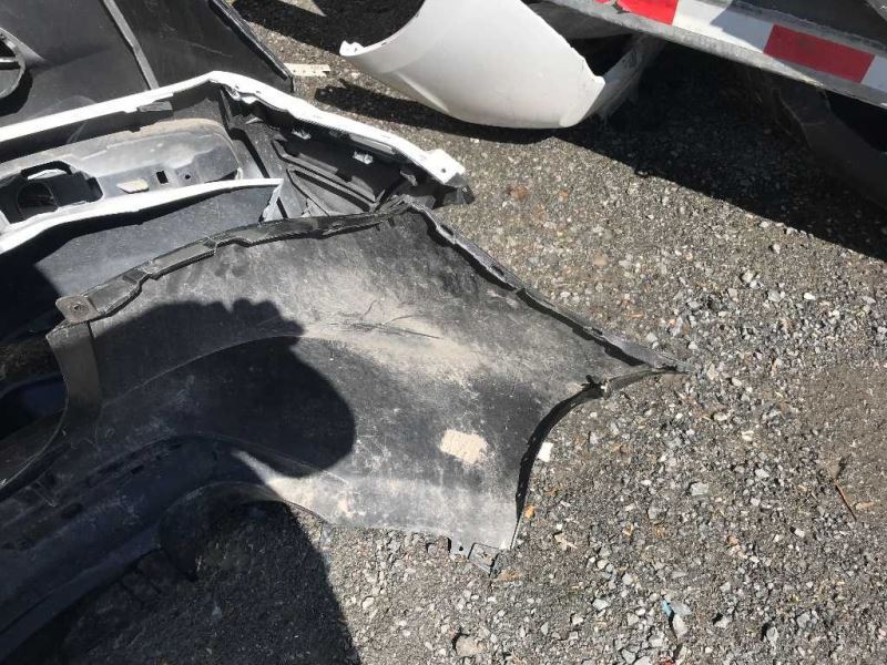 Defensa (parachoques) trasera usada original (OEM) Mazda 3 2010-2011