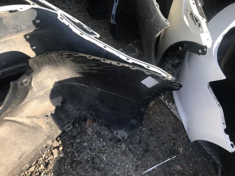 Defensa (parachoques) trasera usada original (OEM) Nissan Rogue 2017-2020