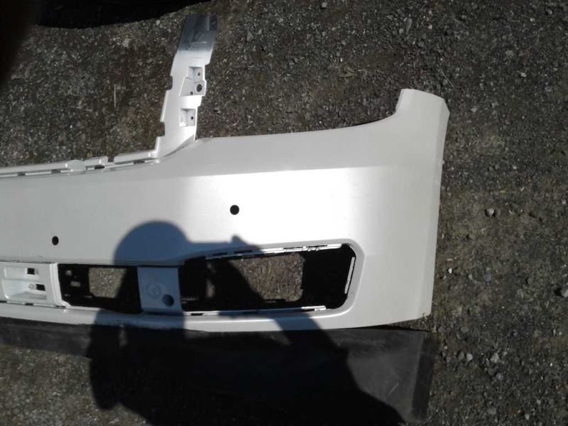 Defensa (parachoques) delantera usada original (OEM) Chevrolet Suburban 2015-2020