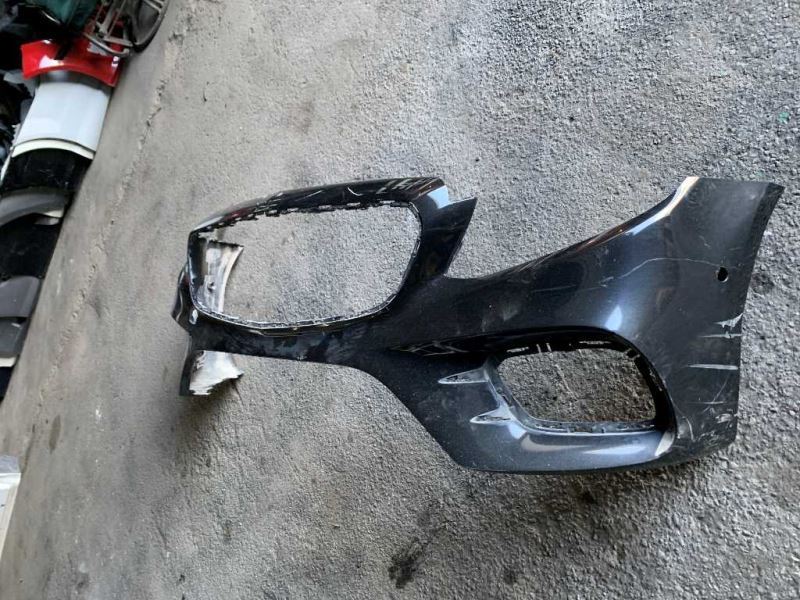 Defensa (parachoques) delantera usada original (OEM) Mercedes-Benz E450 2019-2020