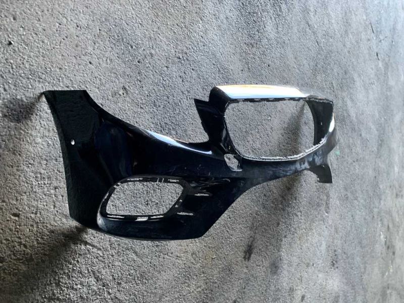 Defensa (parachoques) delantera usada original (OEM) Mercedes-Benz E450 2019-2020