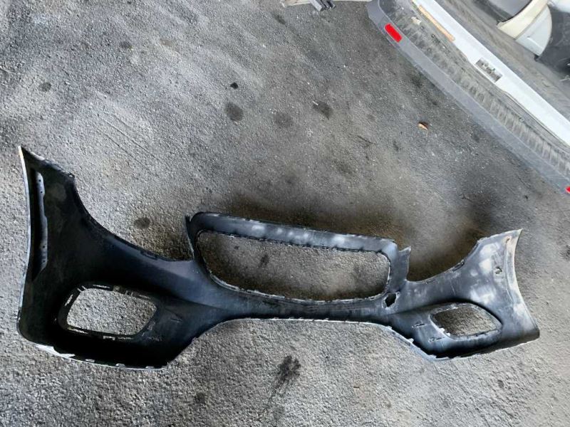 Defensa (parachoques) delantera usada original (OEM) Mercedes-Benz E450 2019-2020
