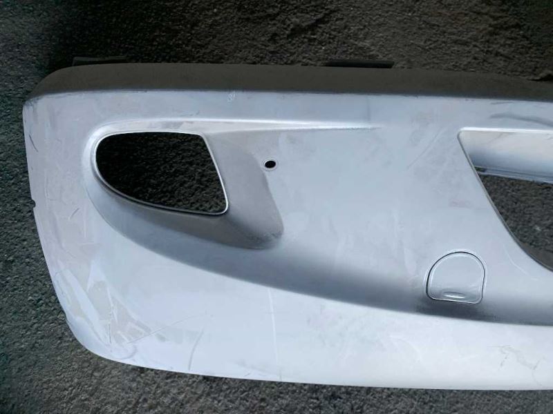 Defensa (parachoques) delantera usada original (OEM) Dodge Sprinter 2500 2007-2009