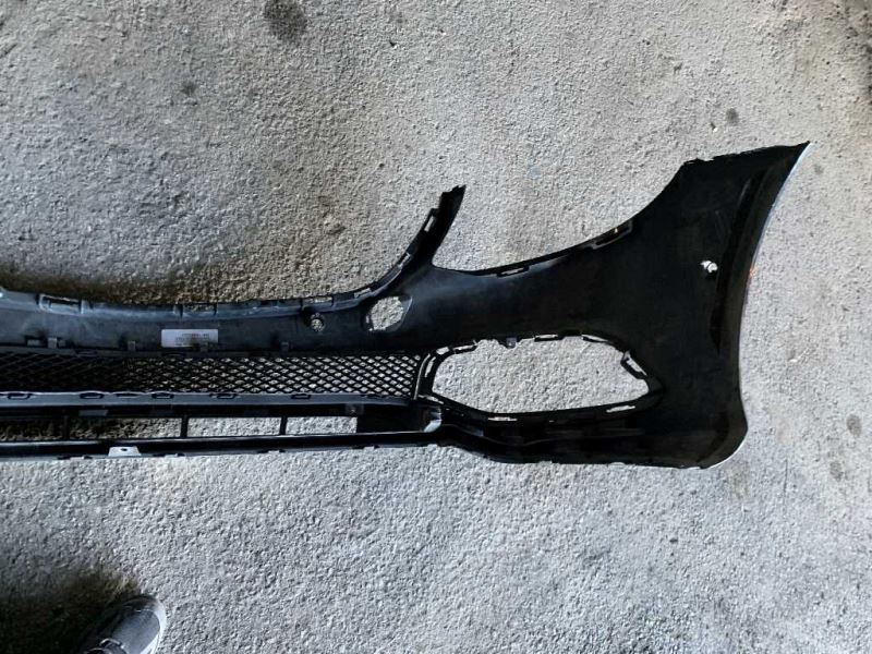 Defensa (parachoques) delantera usada original (OEM) Mercedes-Benz E300 2017-2019