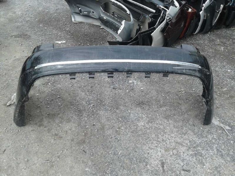 Defensa (parachoques) trasera usada original (OEM) Volkswagen Passat 2016-2019