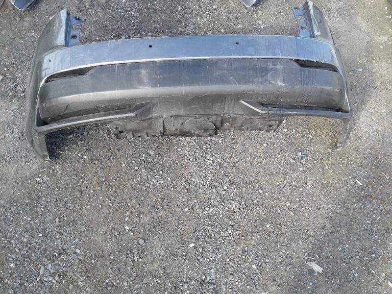 Defensa (parachoques) trasera usada original (OEM) Lexus Lexus NX200T 2015-2017