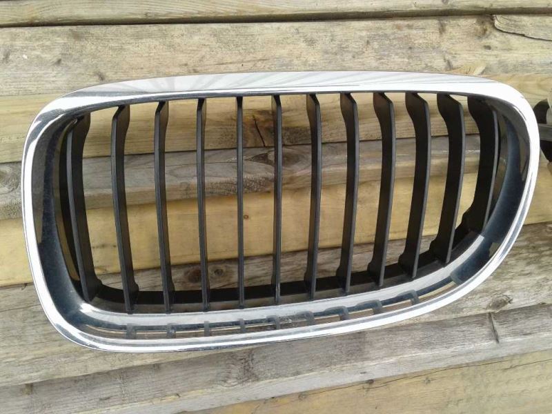 Parrilla usada original (OEM) BMW 328I 2007-2010