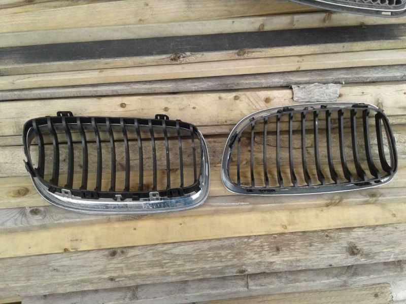 Parrilla usada original (OEM) BMW 328I 2007-2010