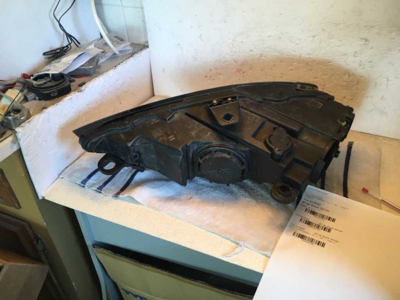 Right headlamp assembly composite used genuine OEM Audi A3 2009-2013