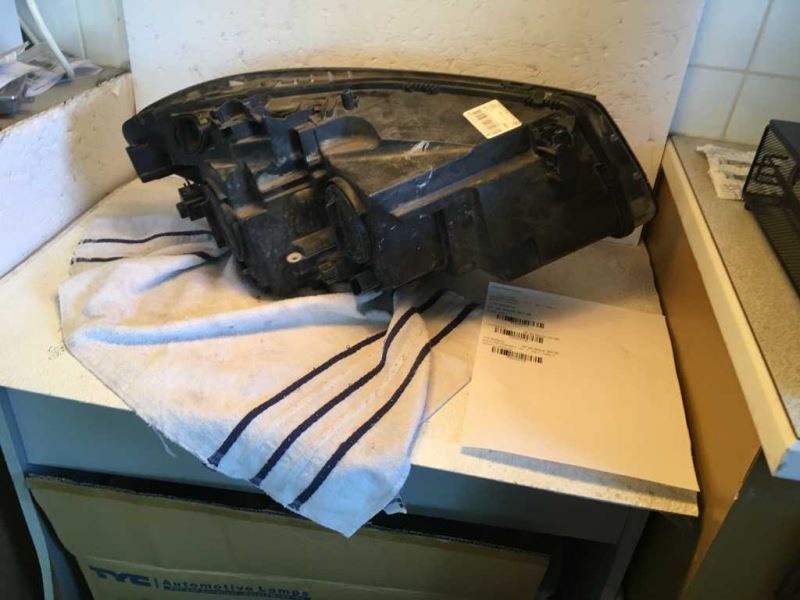 Left headlamp assembly composite used genuine OEM Mercedes-Benz CLA250 2014-2019