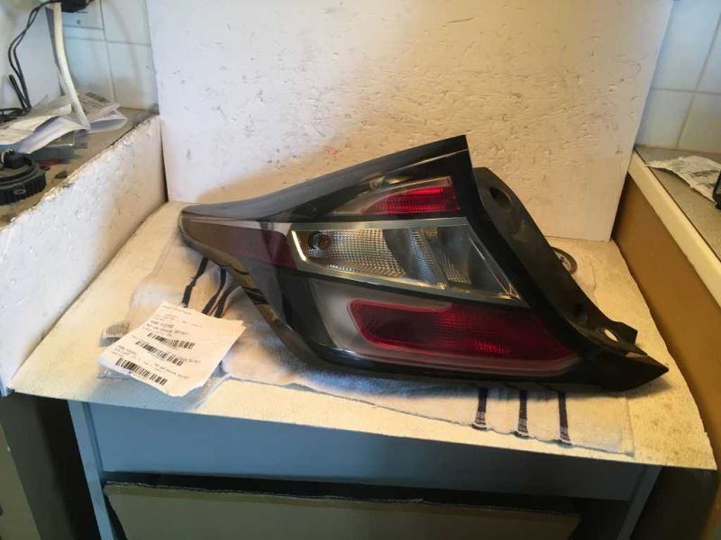 Calavera (luz trasera) usada original (OEM) Chevrolet Volt 2016-2018