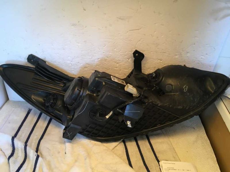 Left headlamp assembly composite used genuine OEM Hyundai Santa FE Sport 2013-2016