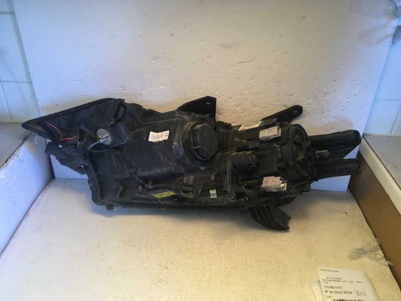 Headlamp Assembly used genuine OEM Mitsubishi Outlander 2017-2018