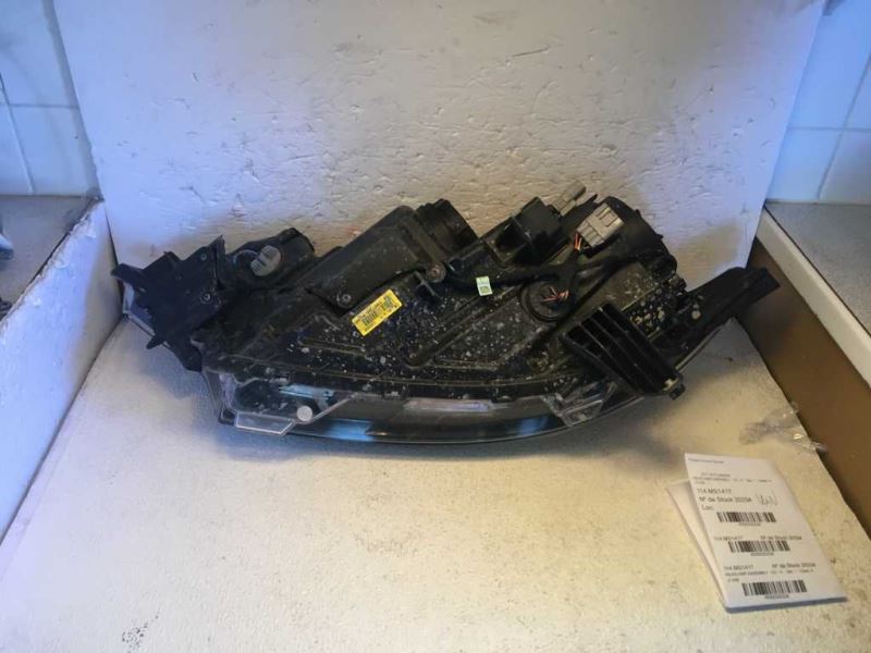 Headlamp Assembly used genuine OEM Mitsubishi Outlander 2017-2018