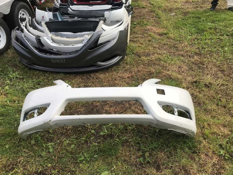 Defensa (parachoques) delantera usada original (OEM) Nissan Sentra 2013-2015
