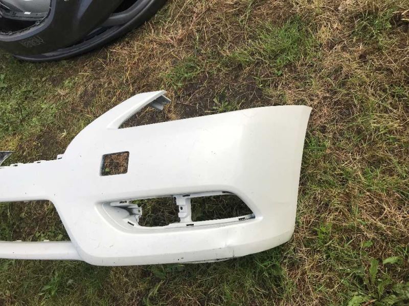 Defensa (parachoques) delantera usada original (OEM) Nissan Sentra 2013-2015