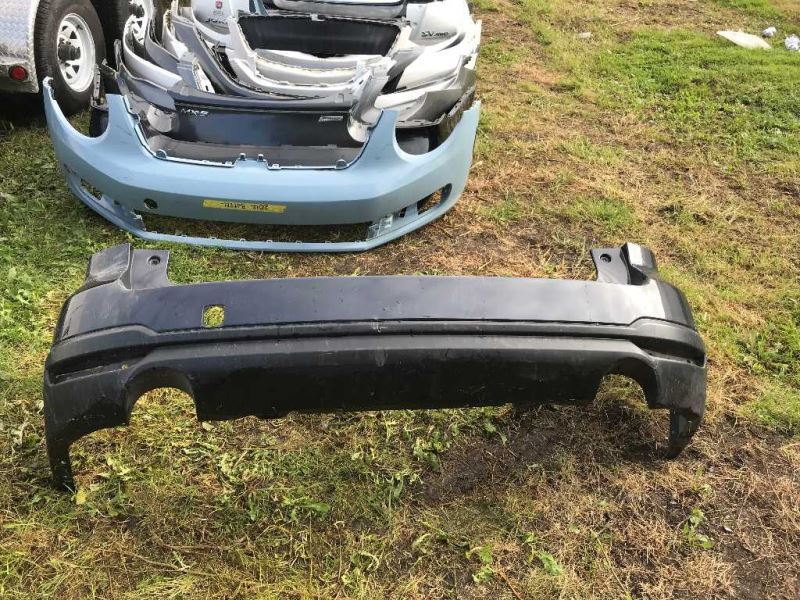 Defensa (parachoques) delantera usada original (OEM) Subaru Forester 2014-2016