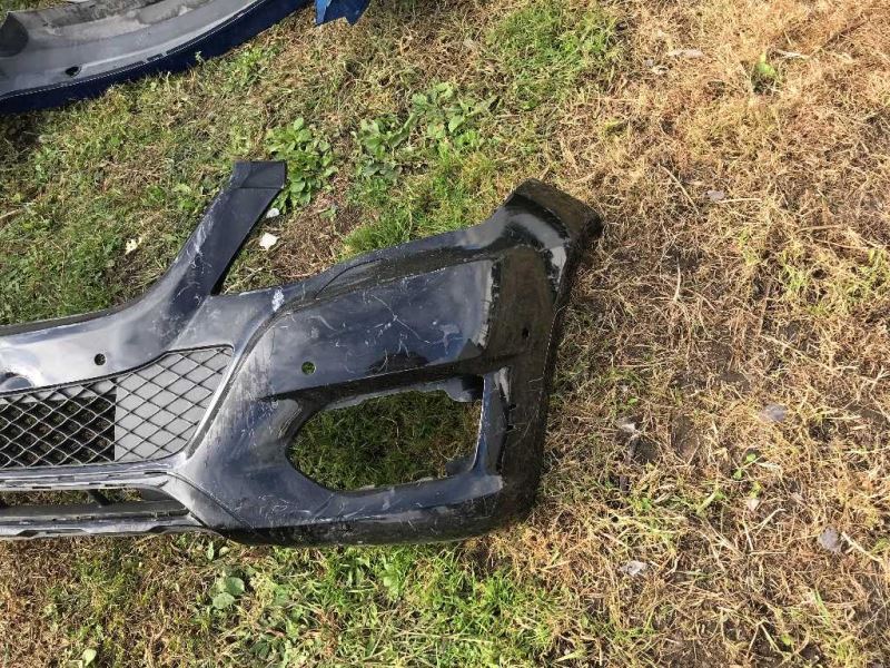 Defensa (parachoques) delantera usada original (OEM) Mercedes-Benz GLK250 2013-2015