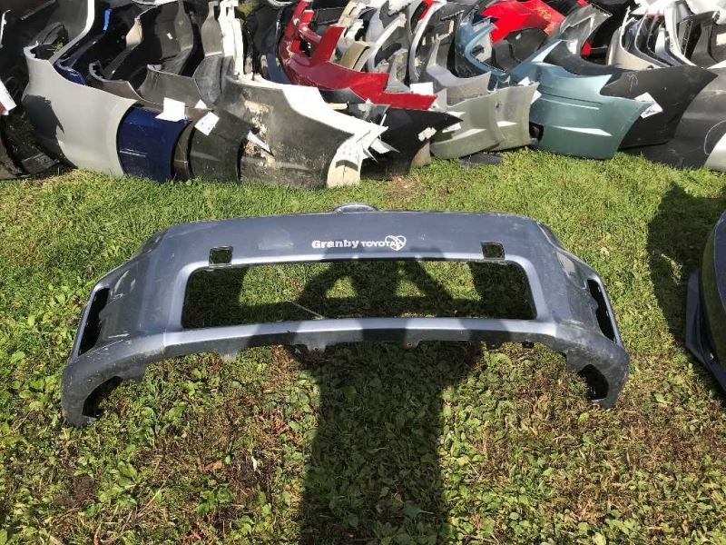 Defensa (parachoques) delantera usada original (OEM) Scion XB 2011-2015