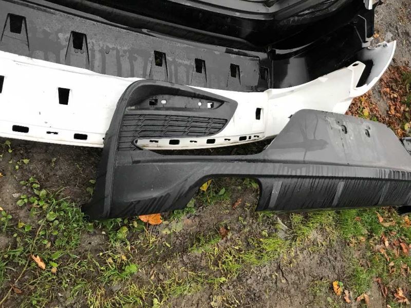 Defensa (parachoques) trasera usada original (OEM) Chevrolet Cruze 2017-2019