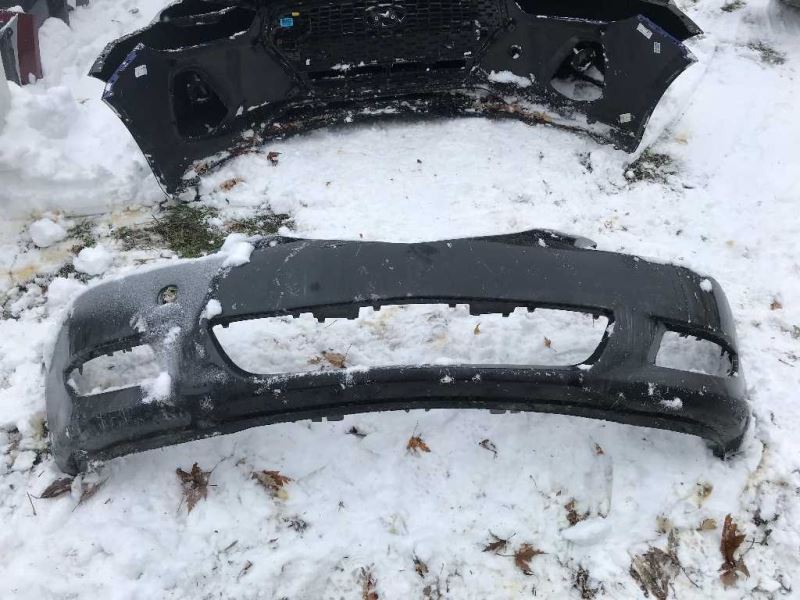 Defensa (parachoques) delantera usada original (OEM) Mazda 3 2004-2006