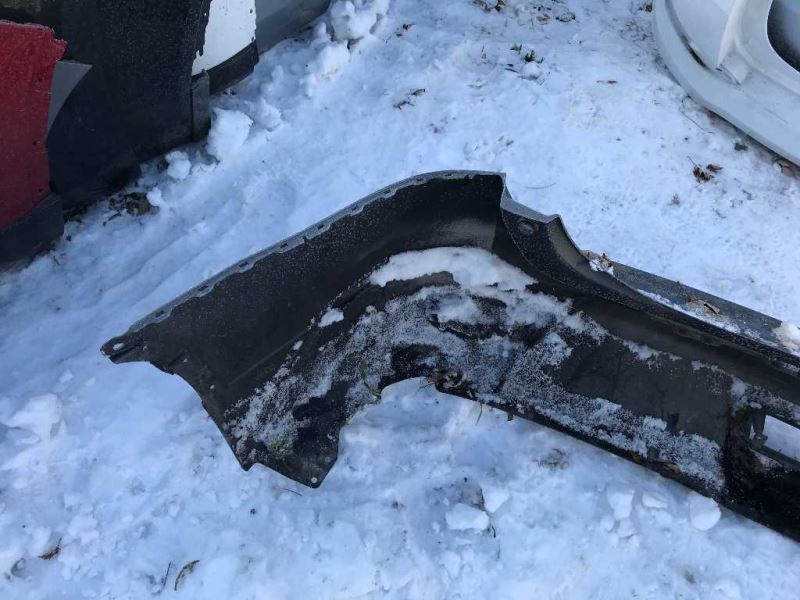 Defensa (parachoques) trasera usada original (OEM) Nissan Rogue 2014-2016