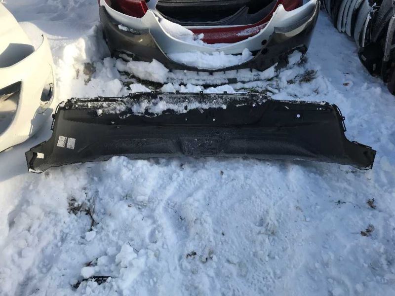 Defensa (parachoques) trasera usada original (OEM) Chevrolet Volt 2016-2019