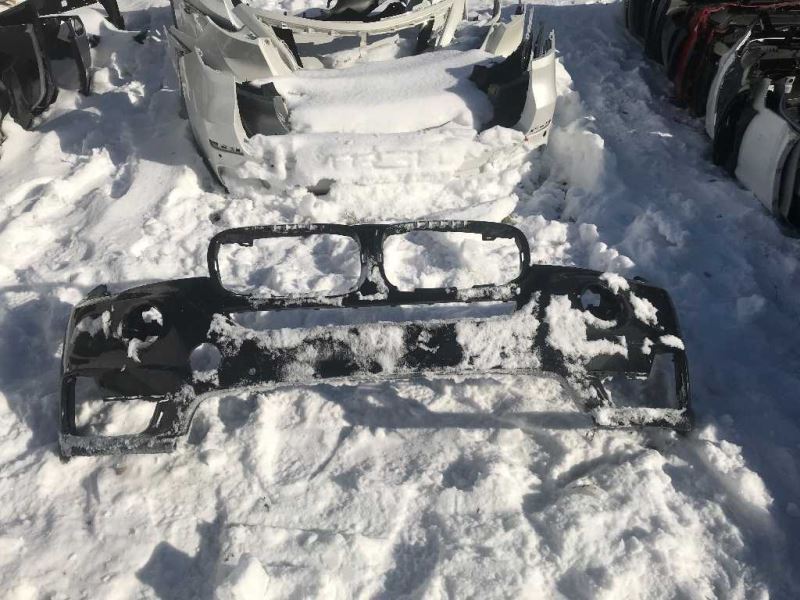 Defensa (parachoques) delantera usada original (OEM) BMW X5 2014-2015