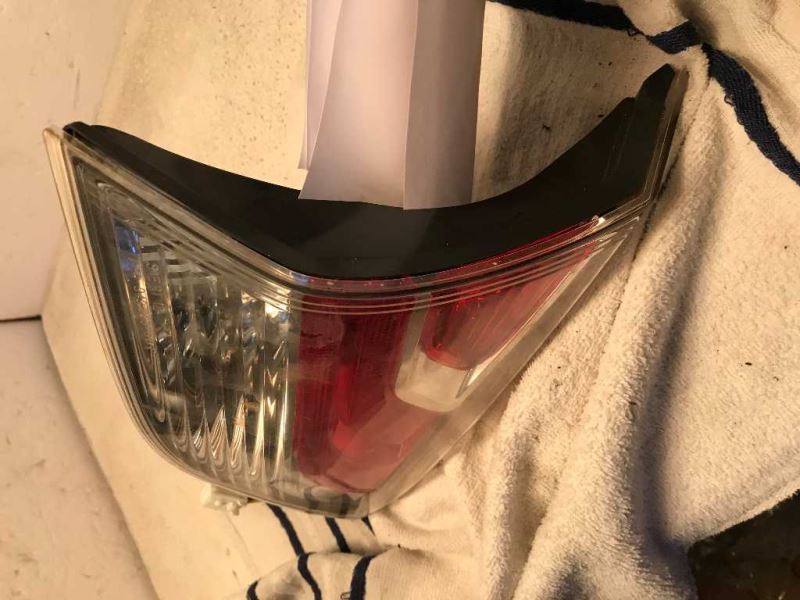 Calavera (luz trasera) izquierda usada original (OEM) Nissan Rogue 2014-2016