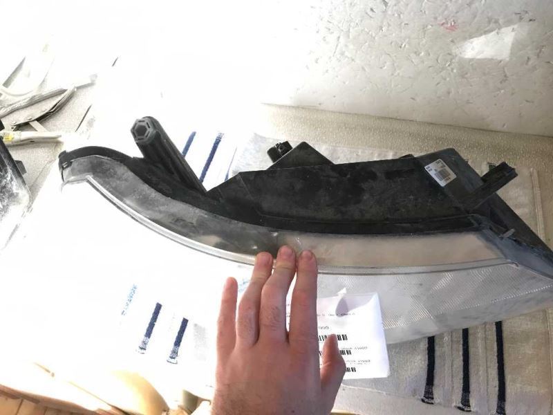 Right headlamp lens/housing used genuine OEM Volkswagen Routan 2009-2012