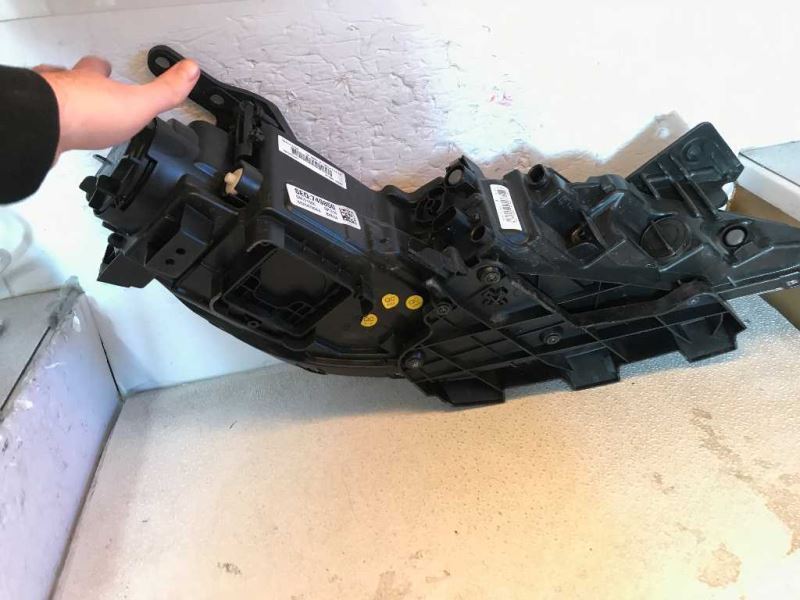 Faro izquierdo usado original (OEM) Chrysler 200 2015