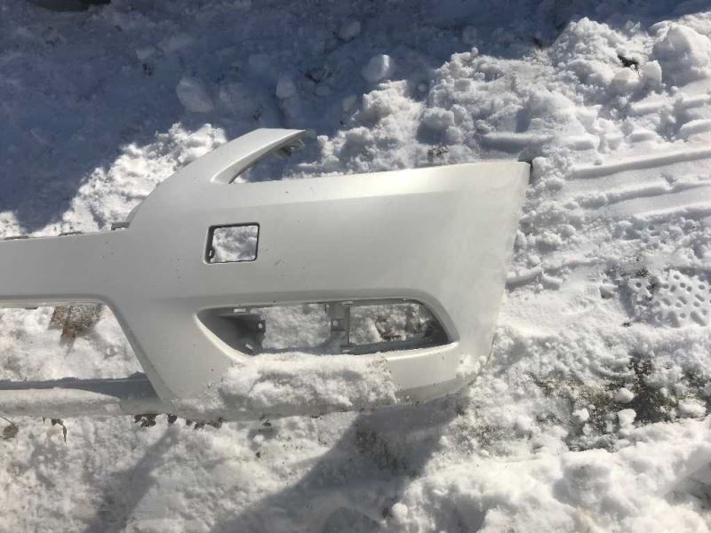 Defensa (parachoques) delantera usada original (OEM) Nissan Sentra 2013-2015