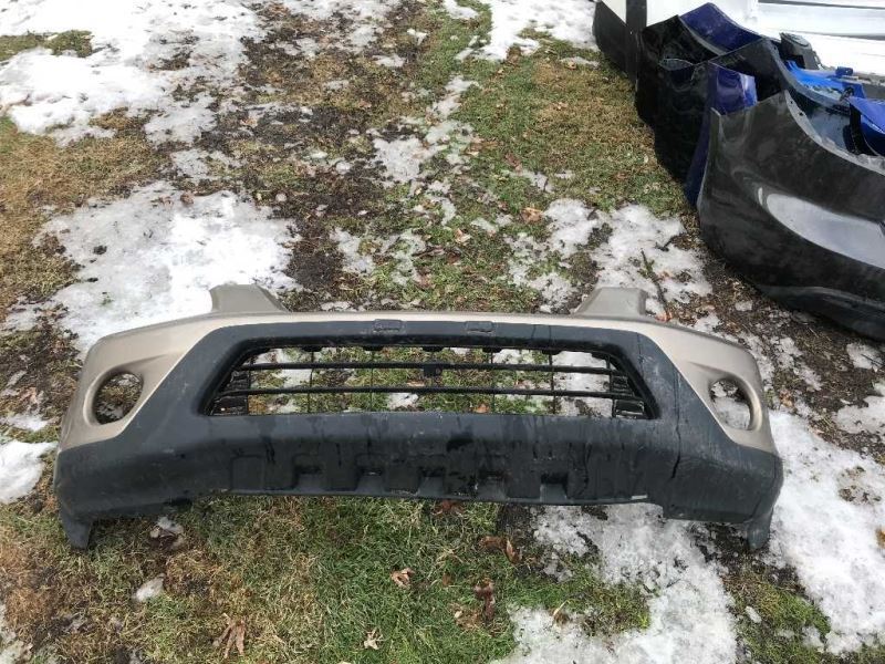 Defensa (parachoques) delantera usada original (OEM) Honda CR-V 2005-2006