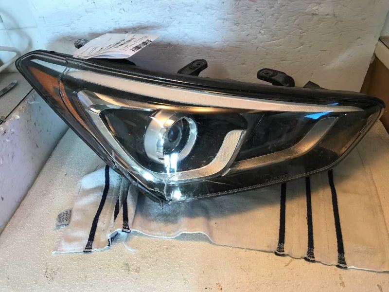 Faro derecho usado original (OEM) Hyundai Santa FE Sport 2017-2018