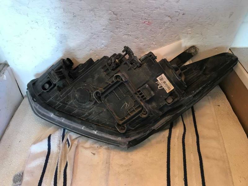 Faro derecho usado original (OEM) Hyundai Santa FE Sport 2017-2018