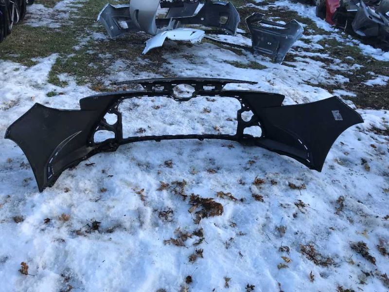 Defensa (parachoques) delantera usada original (OEM) Toyota Corolla 2019-2022