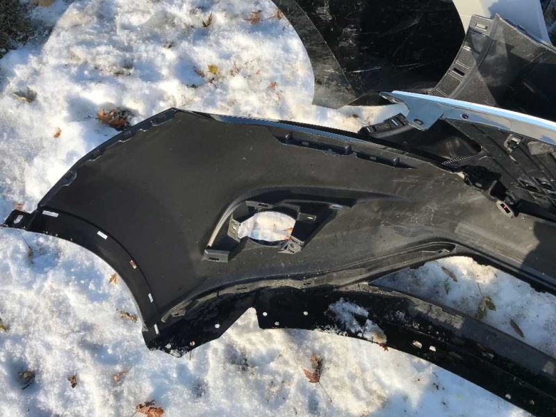 Front bumper cover used genuine OEM Nissan Murano 2015-2018