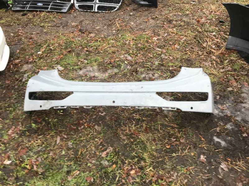 Defensa (parachoques) trasera usada original (OEM) Chevrolet Bolt EV 2017-2021