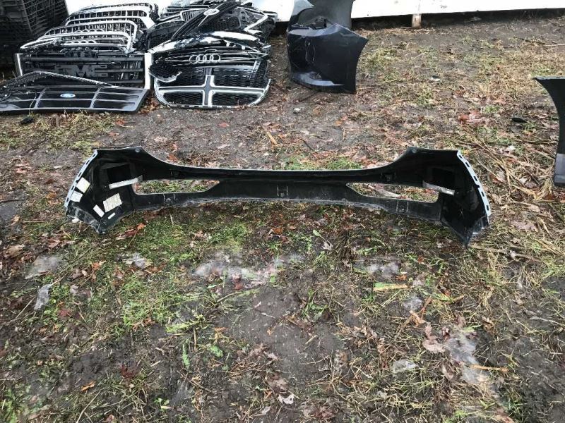 Defensa (parachoques) trasera usada original (OEM) Chevrolet Bolt EV 2017-2021